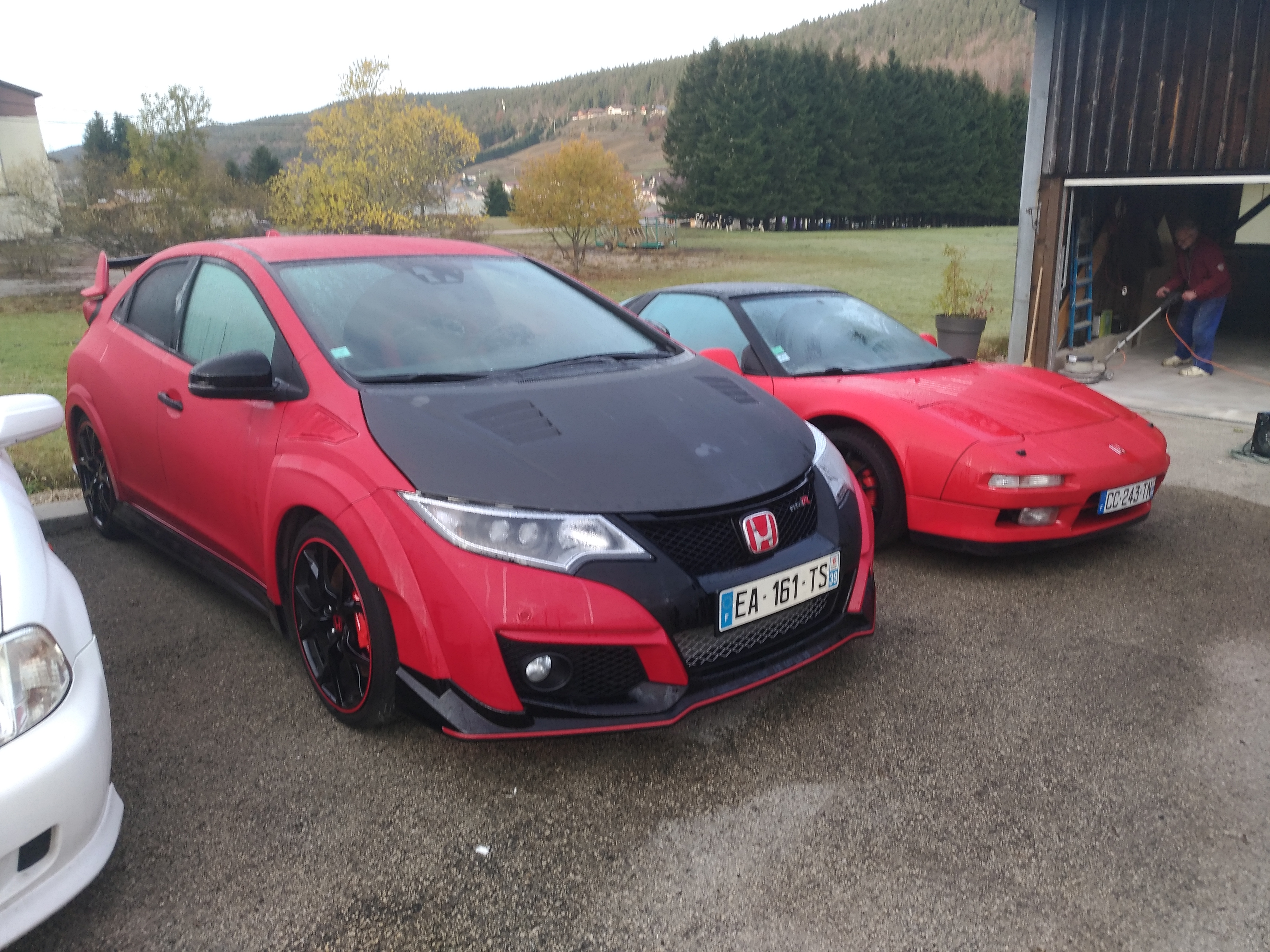 File:Honda Civic Type R & Honda NSX (25335780548).jpg - Wikimedia