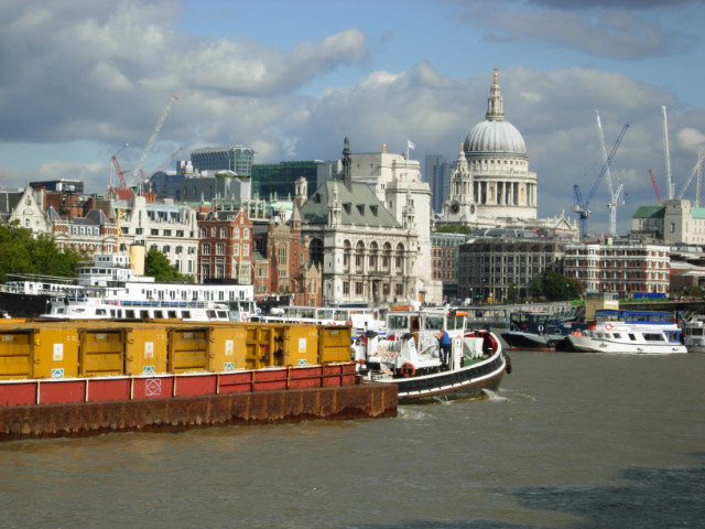 File:King's Reach, River Thames - geograph.org.uk - 986837.jpg