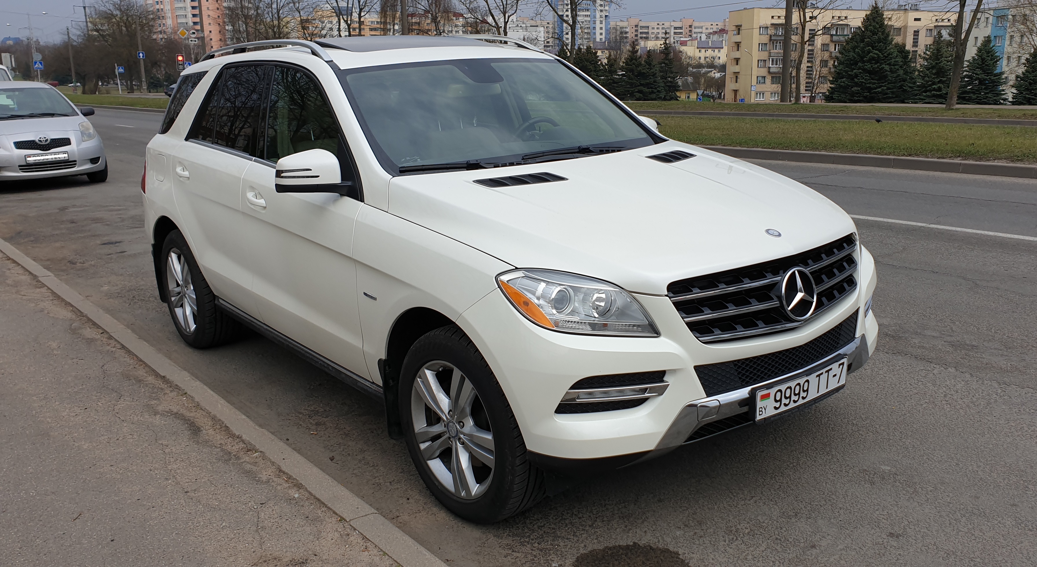 Файл:Mersedes-Benz ML350 W166.jpg — Википедия