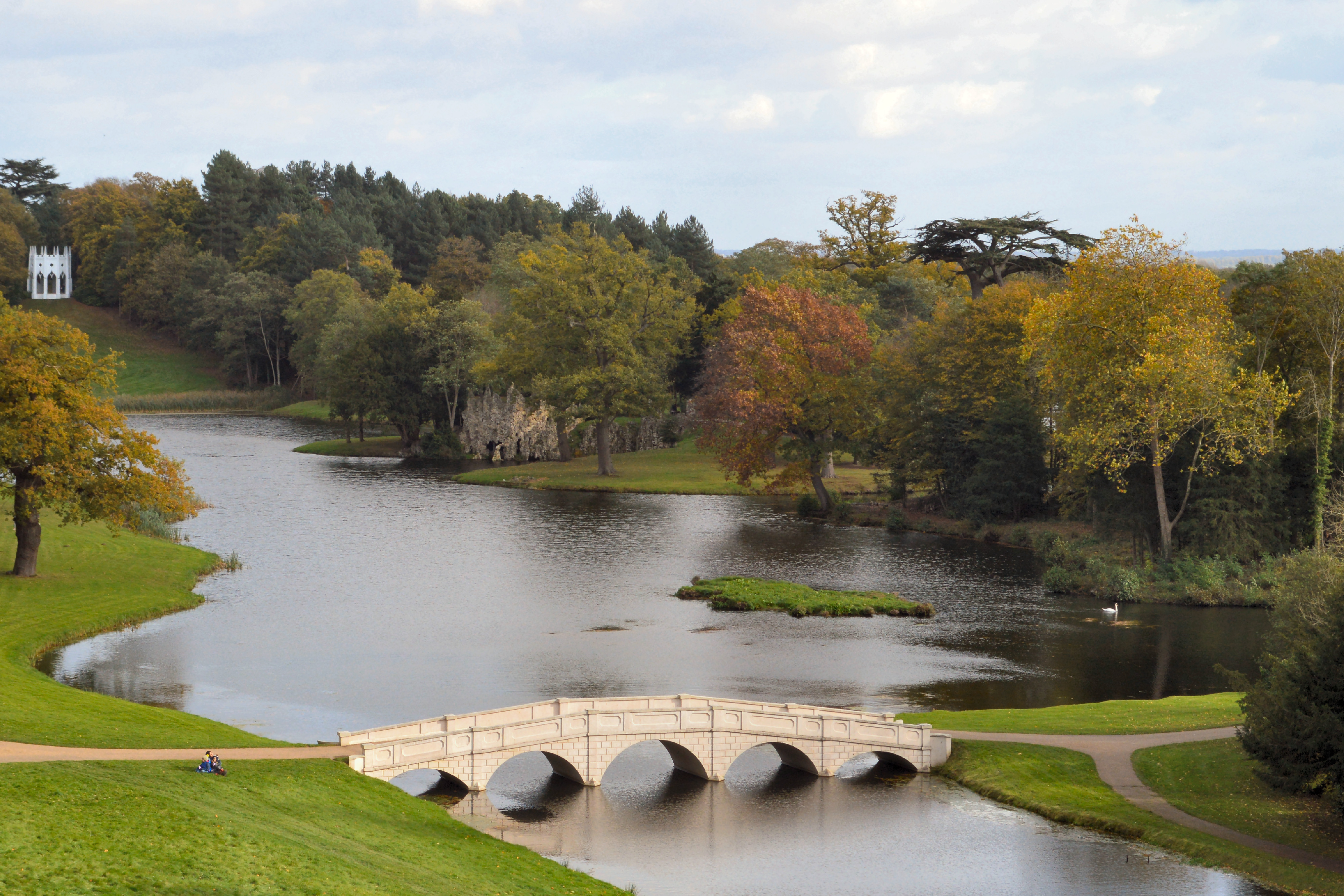 Parks 5. Painshill Park. Ivi Park.