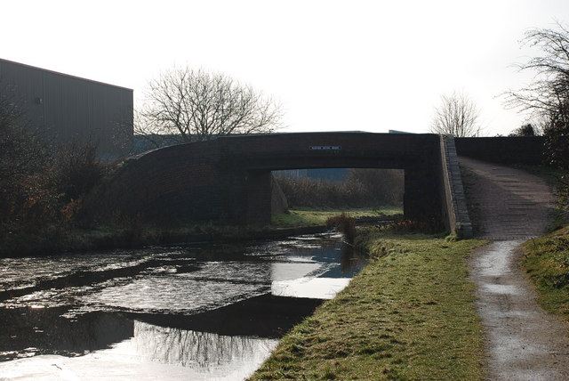 File:Peartree Roving Bridge - geograph.org.uk - 1122592.jpg