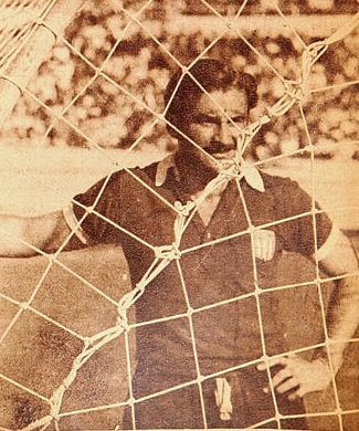 File:Sergio Livingstone en 1943, Estadio, 1945-08-11 (117).jpg