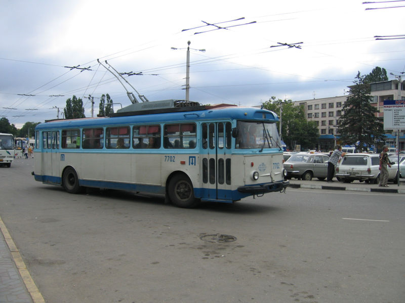 File:Skoda-9Tr no.7702 in Simferopol, Ukraine.jpg