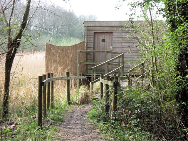 File:The New Hide, Weston Turville Reservoir - geograph.org.uk - 1379331.jpg