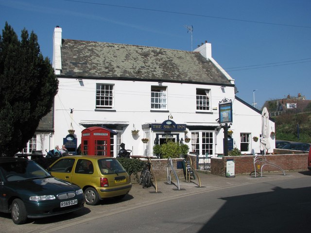 File:The Swan Inn, Lympstone - geograph.org.uk - 1208460.jpg