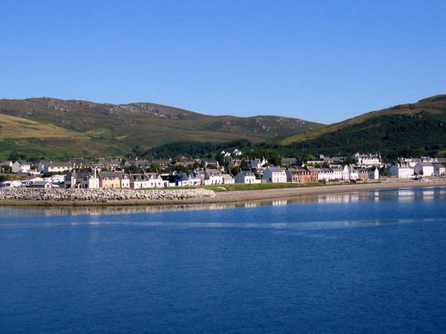 File:Ullapool from the Isle of Lewis ferry - geograph.org.uk - 1250710.jpg