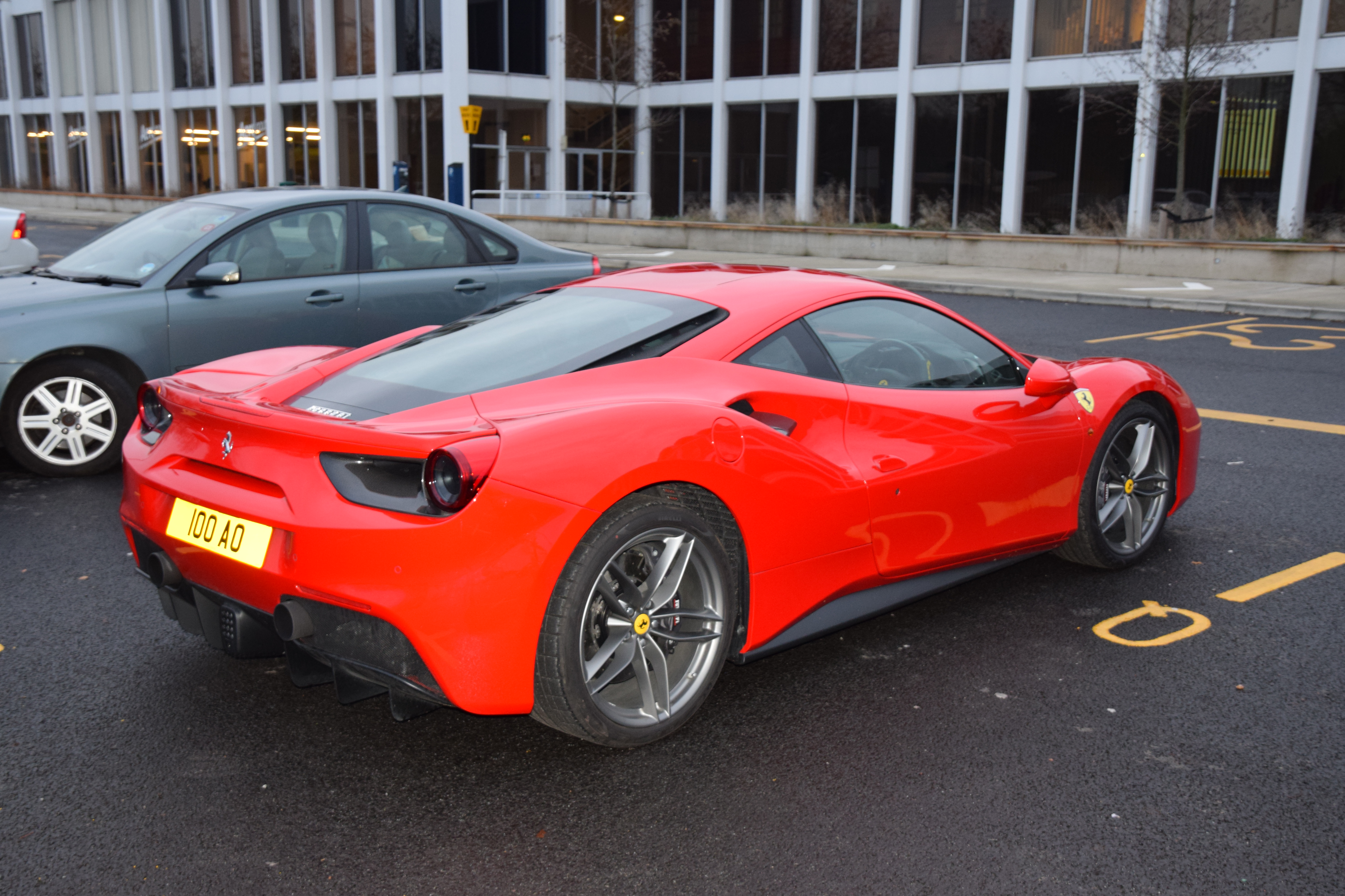 Феррари 488 GTB 2020 белый