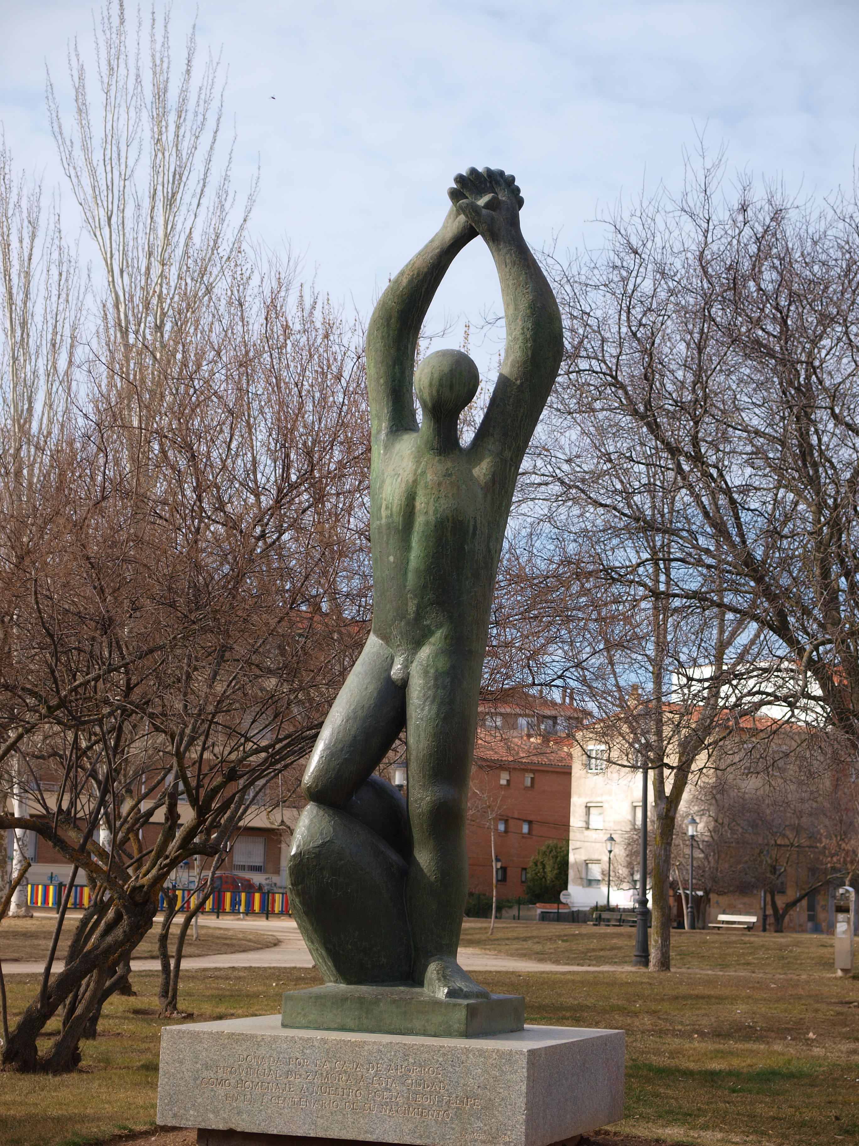 Homenaje en el centenario de su nacimiento (Zamora, España, 1984); escultura de [[Baltasar Lobo