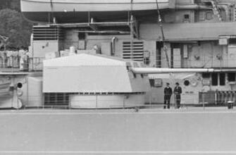 File:Battleship Bismarck's port side 15 cm gun.jpeg