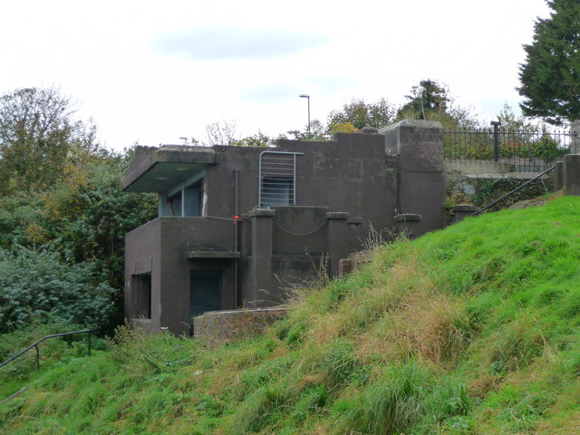 File:Brixham - Harbour Defence Bunker - geograph.org.uk - 1625370.jpg