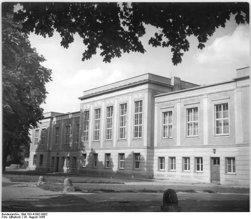 File Bundesarchiv Bild 183 41092 0002 Berlin Treptow Gaststatte