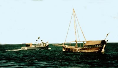 File:CAL Arabia Launch and Dhow by Nestor Sander 11 52.jpg