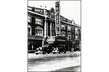 File:Capitol Theater Arlington, Massachusetts (ca 1930).jpg