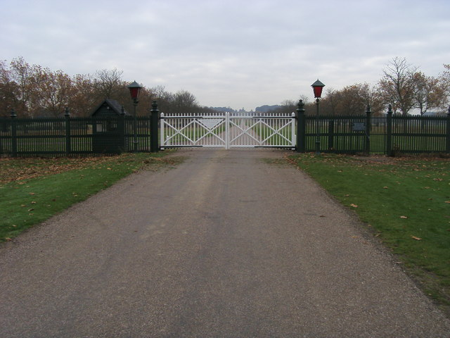 File:Double Gates - geograph.org.uk - 1563877.jpg