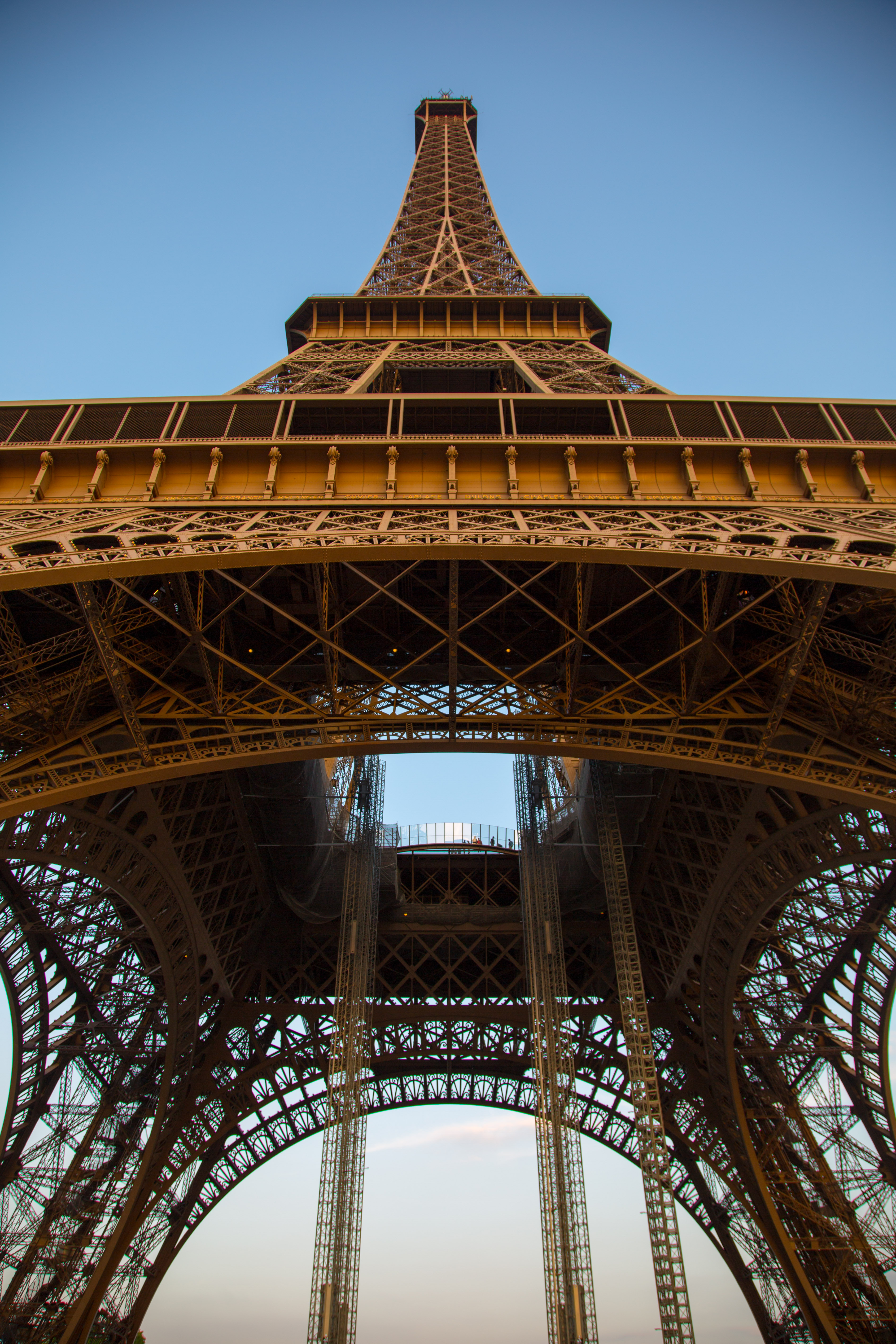 Eiffel Tower - Wikipedia