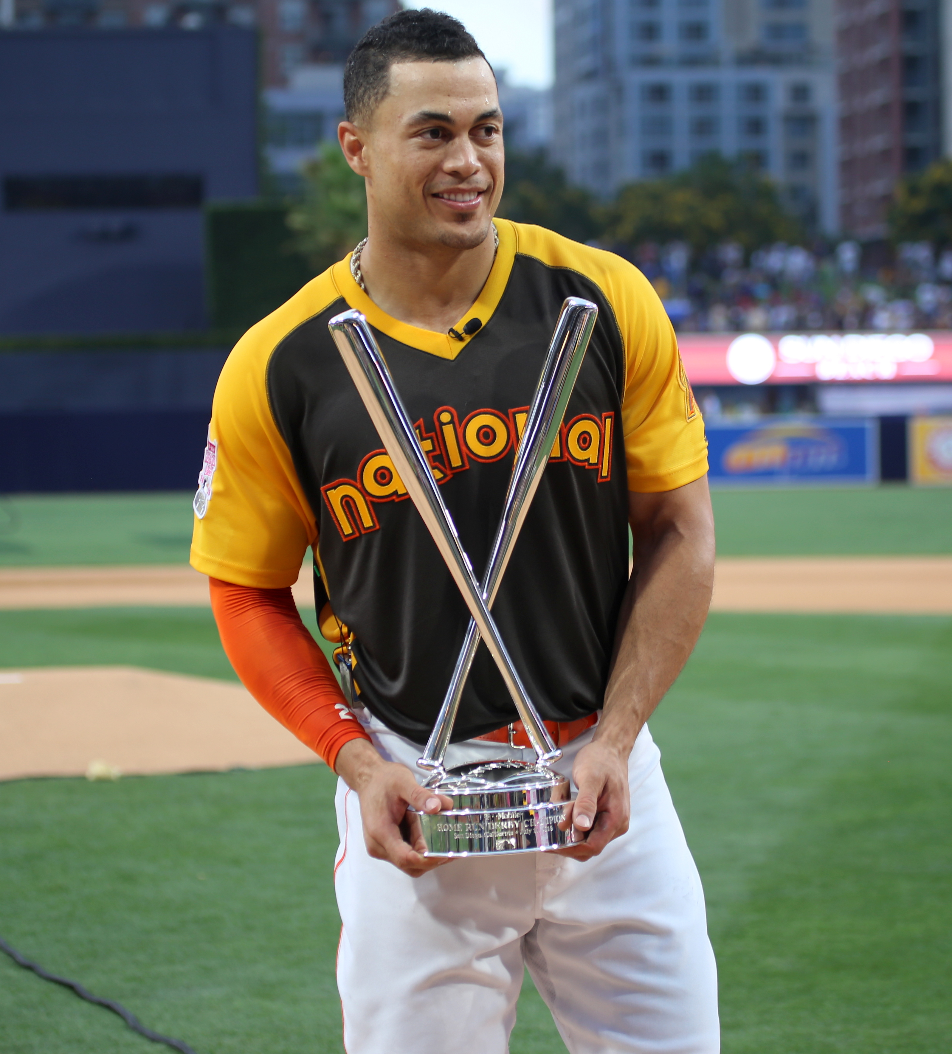 Хоумран. Фил Стантон. Стантон чемпион. Джанкарло Бадесси. Giancarlo Stanton Allstar 2022 Red Carpet.