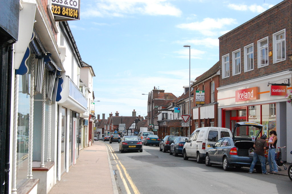 File Hailsham High Street geograph 1990032.jpg