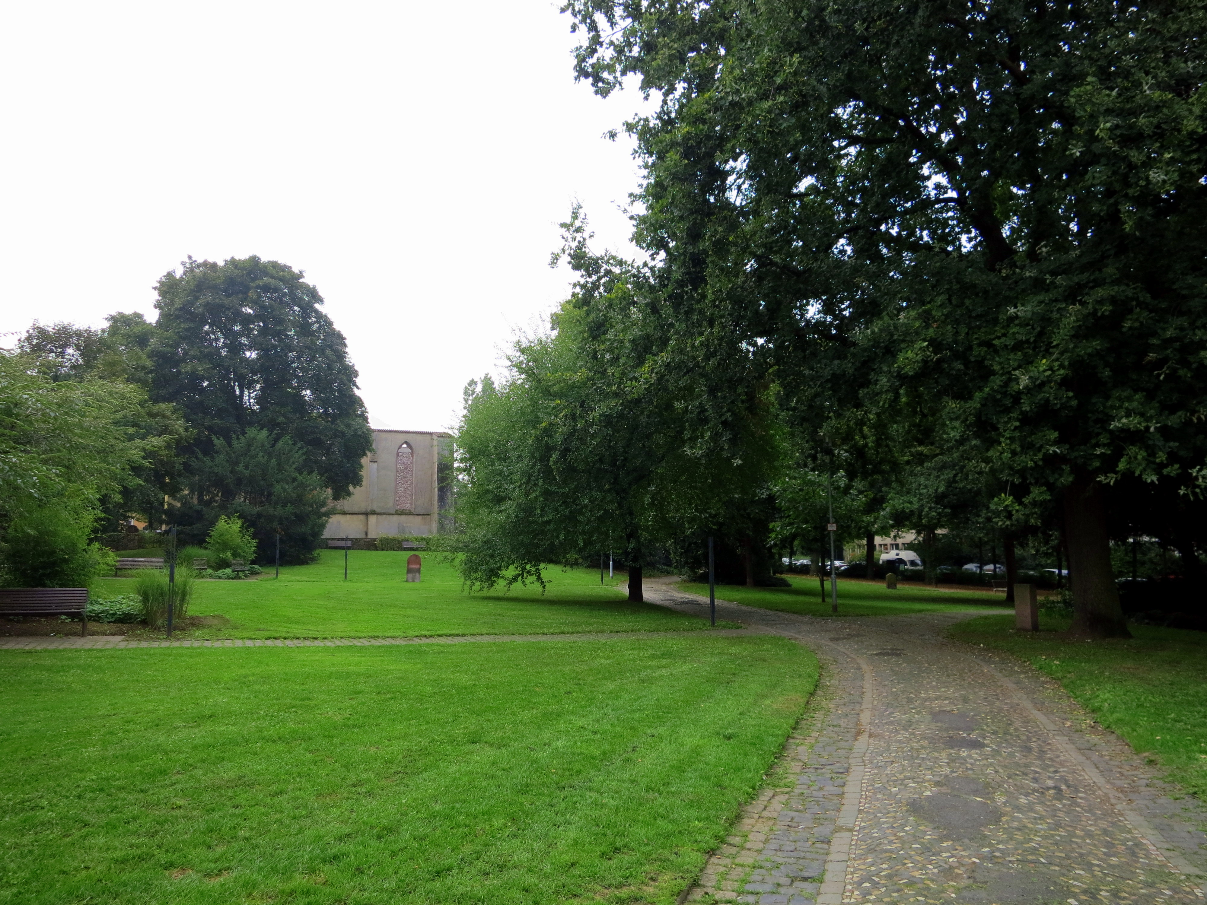 Kapellplatz mit Blick auf die Überreste der Stadtkapelle