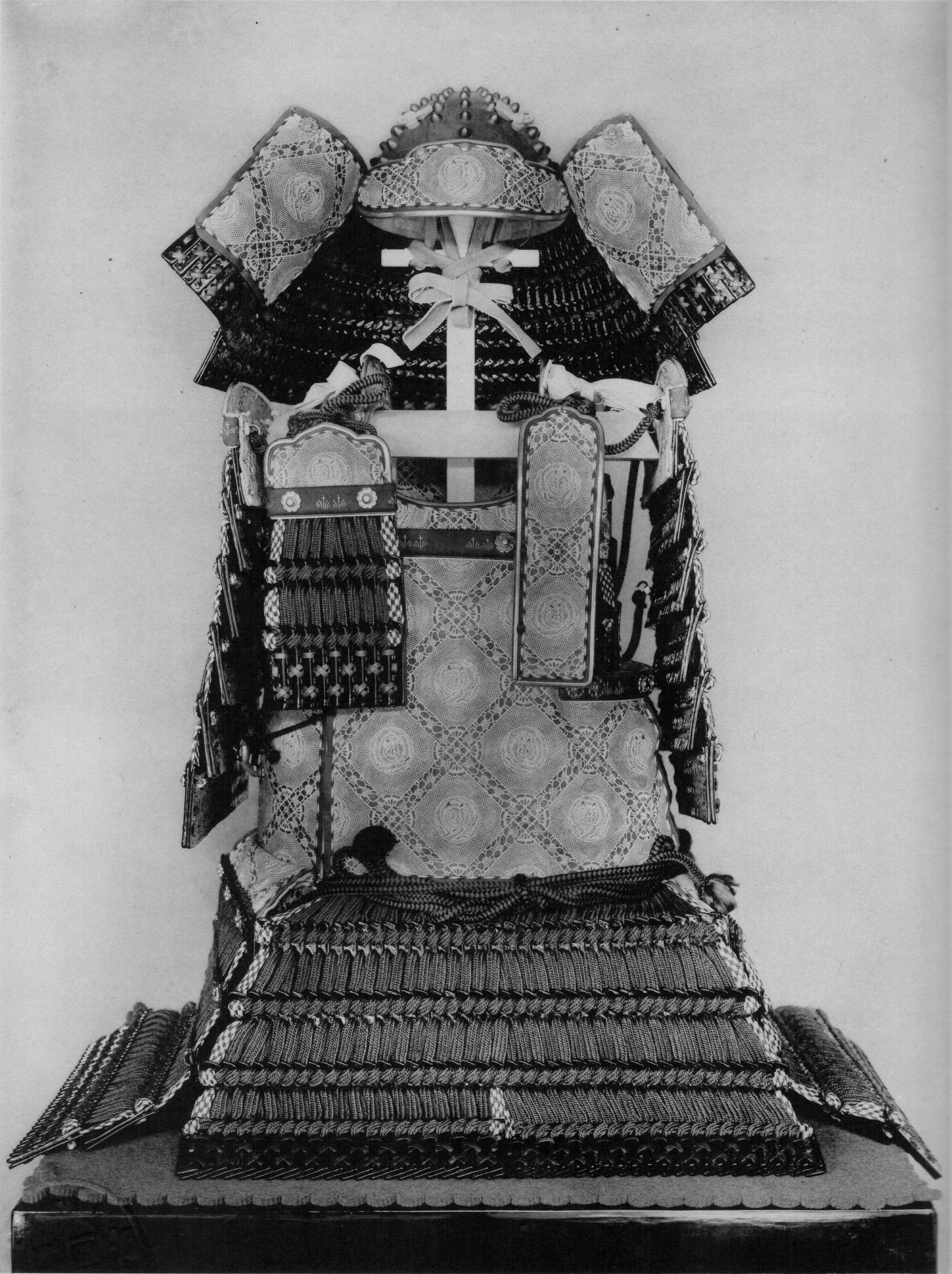 File:Kon'ito-odoshi Ō-yoroi, replica.jpg - Wikimedia Commons