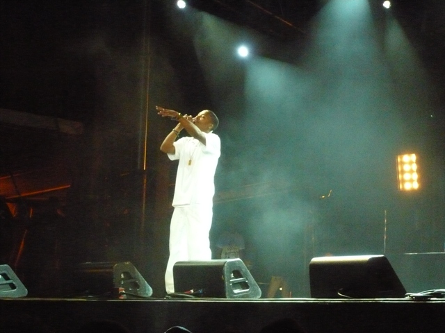 File:Lupe Fiasco in White.jpg