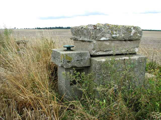 File:Martham ROC post in field south of Church Road, Repps with Bastwick - geograph.org.uk - 2545176.jpg