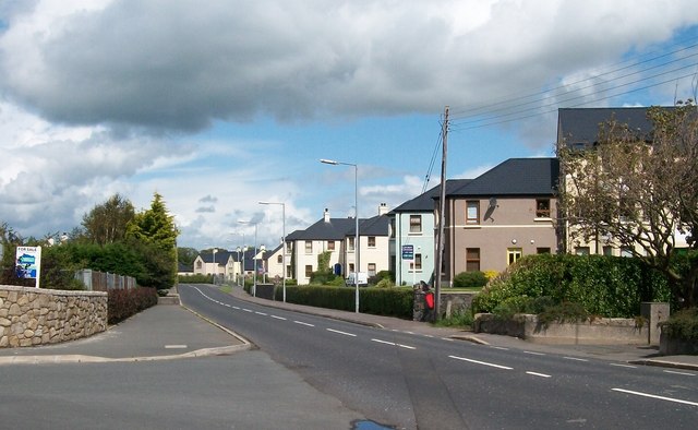 File:New housing developments on the east side of Bryansford Road - geograph.org.uk - 1472384.jpg