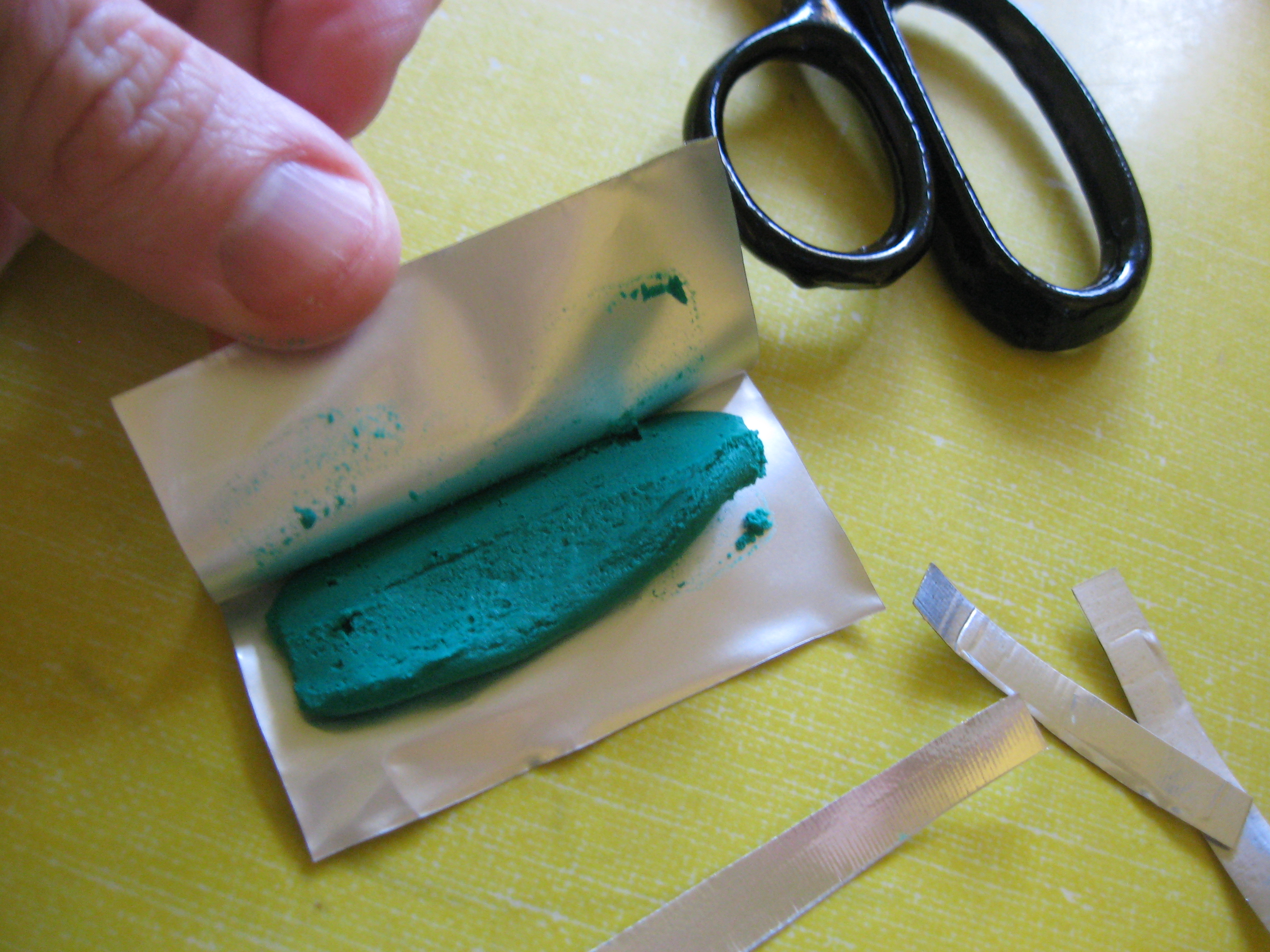 Sugru Hacking Putty Can Fix Everything