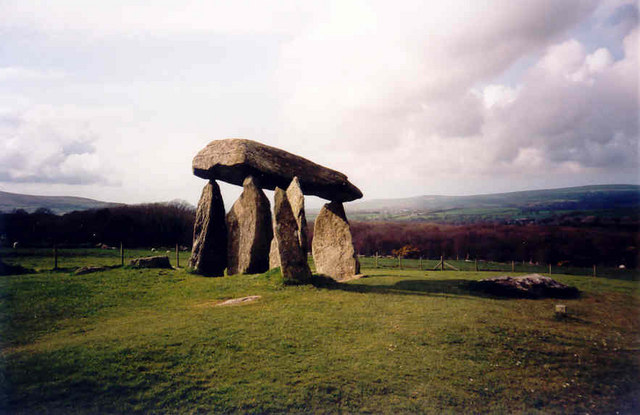 File:Pentre Ifan burial chamber - geograph.org.uk - 384085.jpg