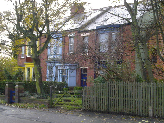 File:Redbrick Terrace - geograph.org.uk - 87640.jpg