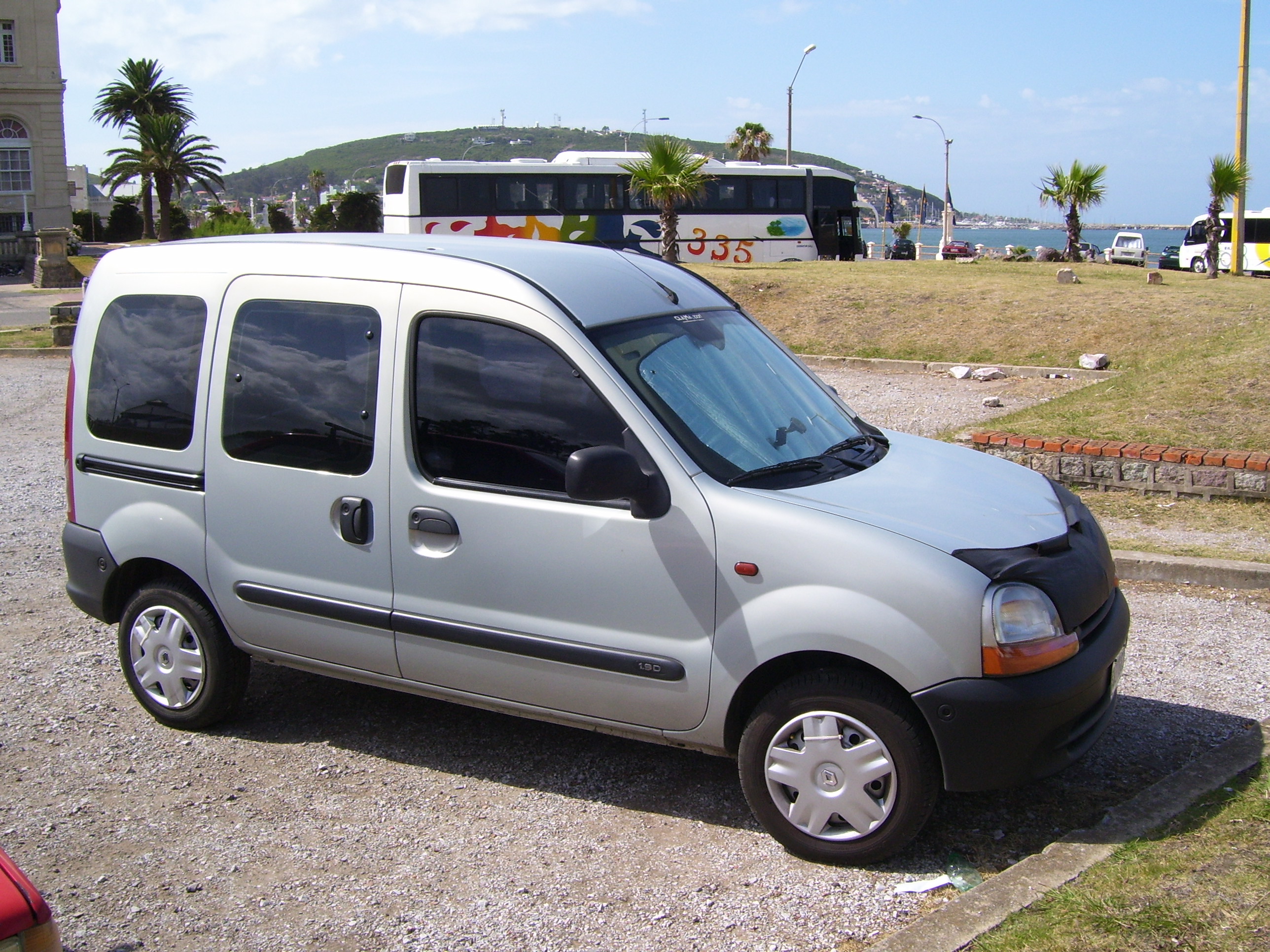 File:Renault Kangoo - side view.jpg - Wikimedia Commons