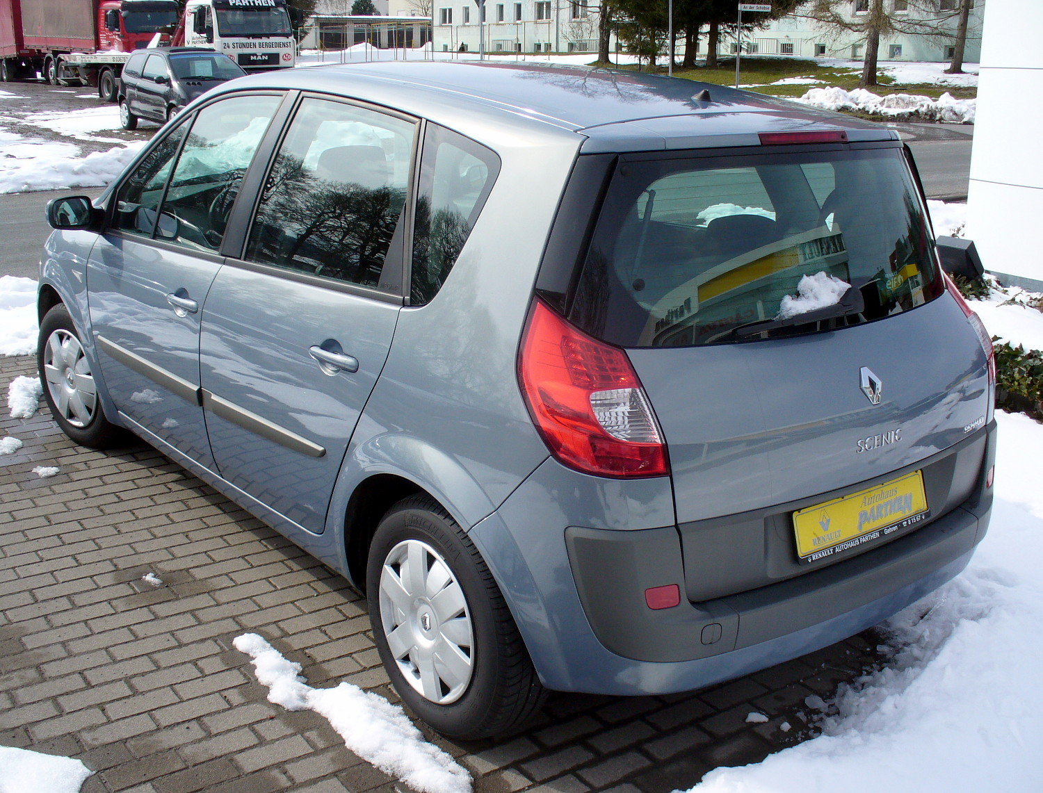 File Renault Scenic Ii Phase Ii 1 6 16v Heck Jpg Wikimedia Commons