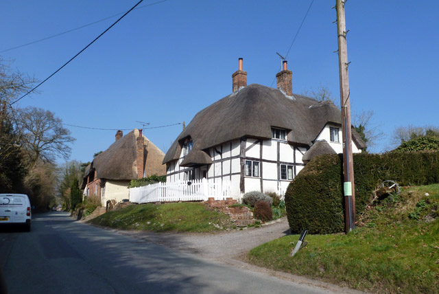 Thatched cottages, Burbage - geograph.org.uk - 4393269