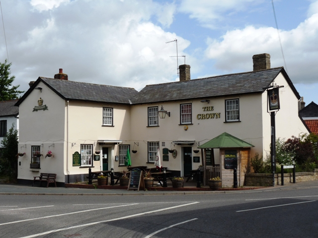 File:The Crown - geograph.org.uk - 1387914.jpg