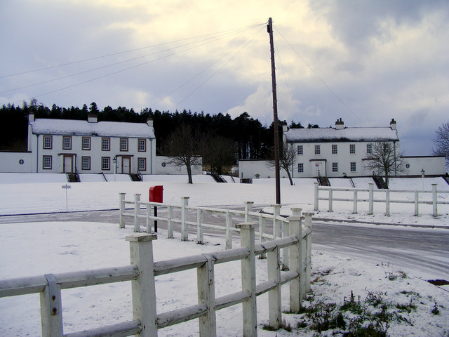 File:Tormore Distillery Houses - geograph.org.uk - 1603871.jpg