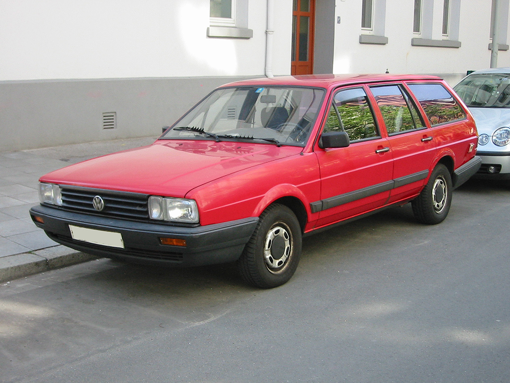 B2 цена. Фольксваген Пассат 2 универсал. VW Passat b2. Фольксваген Пассат б2 1987. VW Passat b2 универсал.
