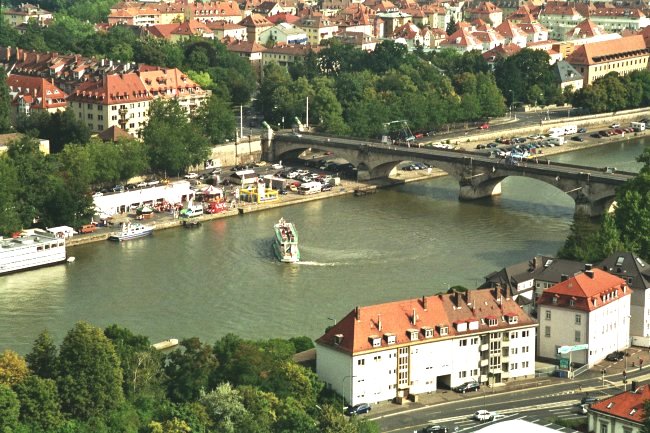 File:Würzburg Löwenbrücke.jpg