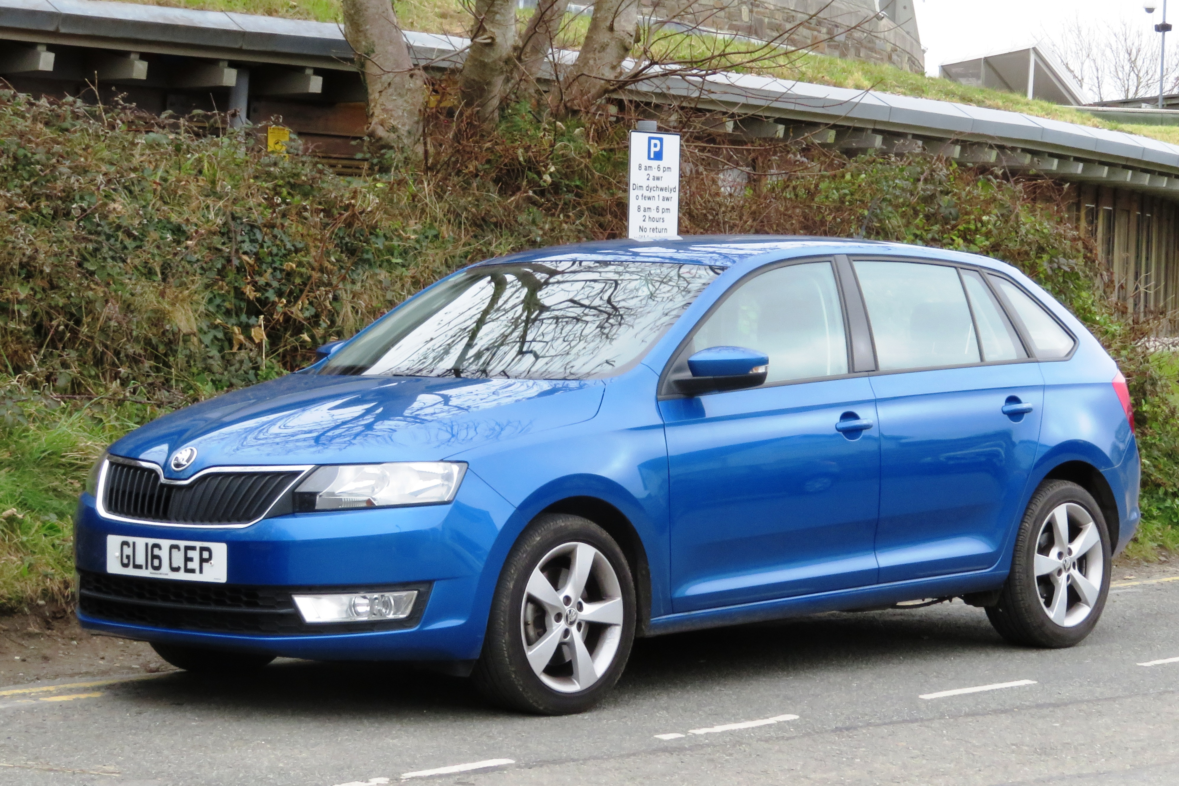 File:Škoda Rapid Spaceback registered April 2016 1197cc.jpg