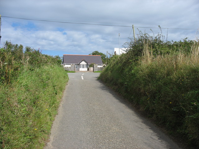 File:Approaching the road junction near the former Tithe Barn - geograph.org.uk - 934818.jpg