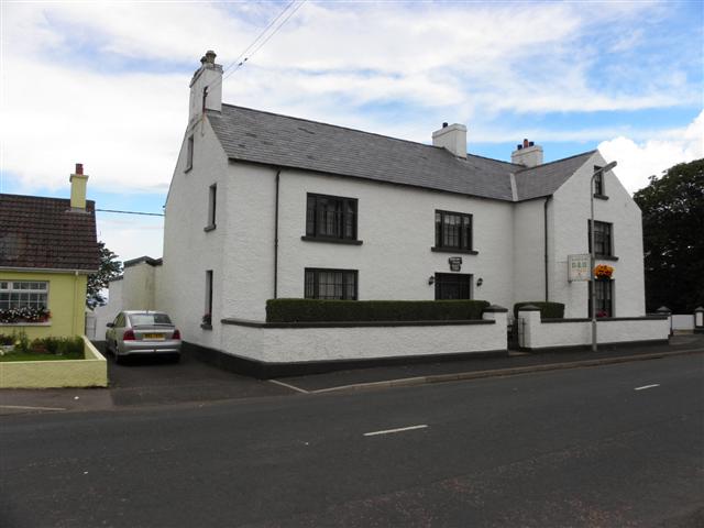 File:Ballintoy House - geograph.org.uk - 2023644.jpg