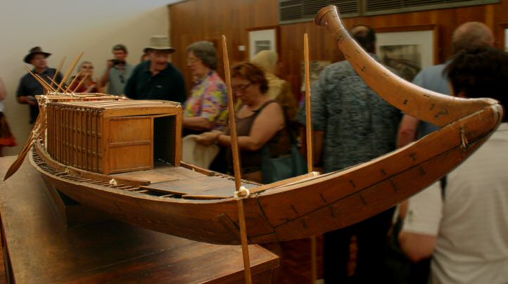 File:Barque solaire maquette.jpg