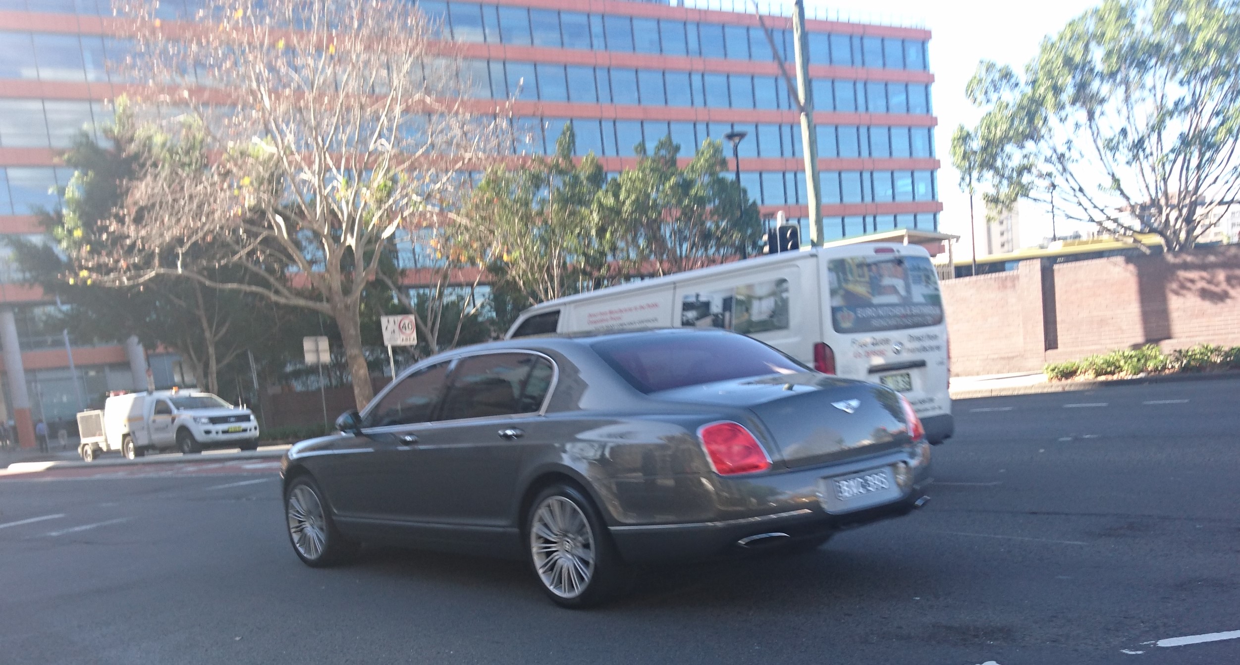 Bentley Flying Spur авария