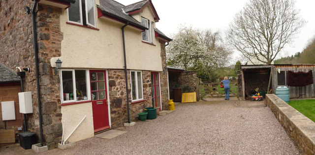 File:Bolham , House and Gravel - geograph.org.uk - 1261314.jpg