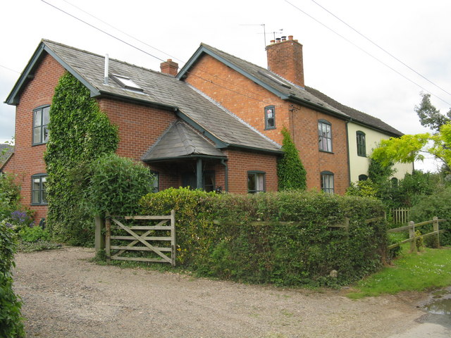 File:Brockamin - two cottages - geograph.org.uk - 840247.jpg