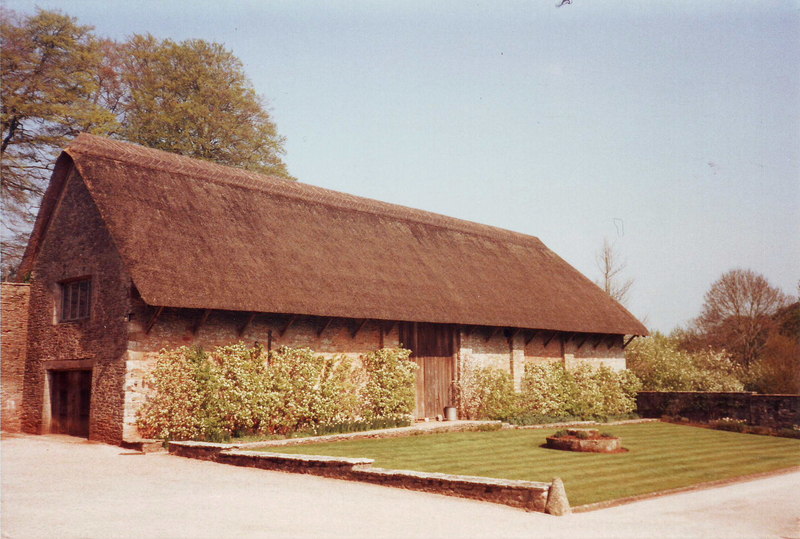 File:Compton Castle, Devon - geograph.org.uk - 1997646.jpg