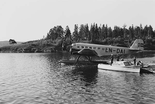 File:DNL Ju-52 at Fornebu docked.jpeg