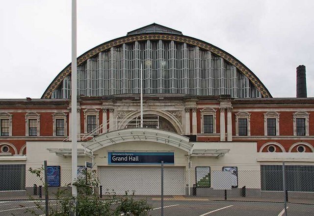 File:Grand Hall Olympia - geograph.org.uk - 1292549.jpg