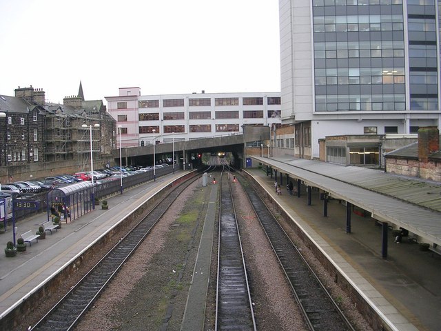 File:Harrogate Railway Station - viewed from Footbridge - geograph.org.uk - 1621938.jpg