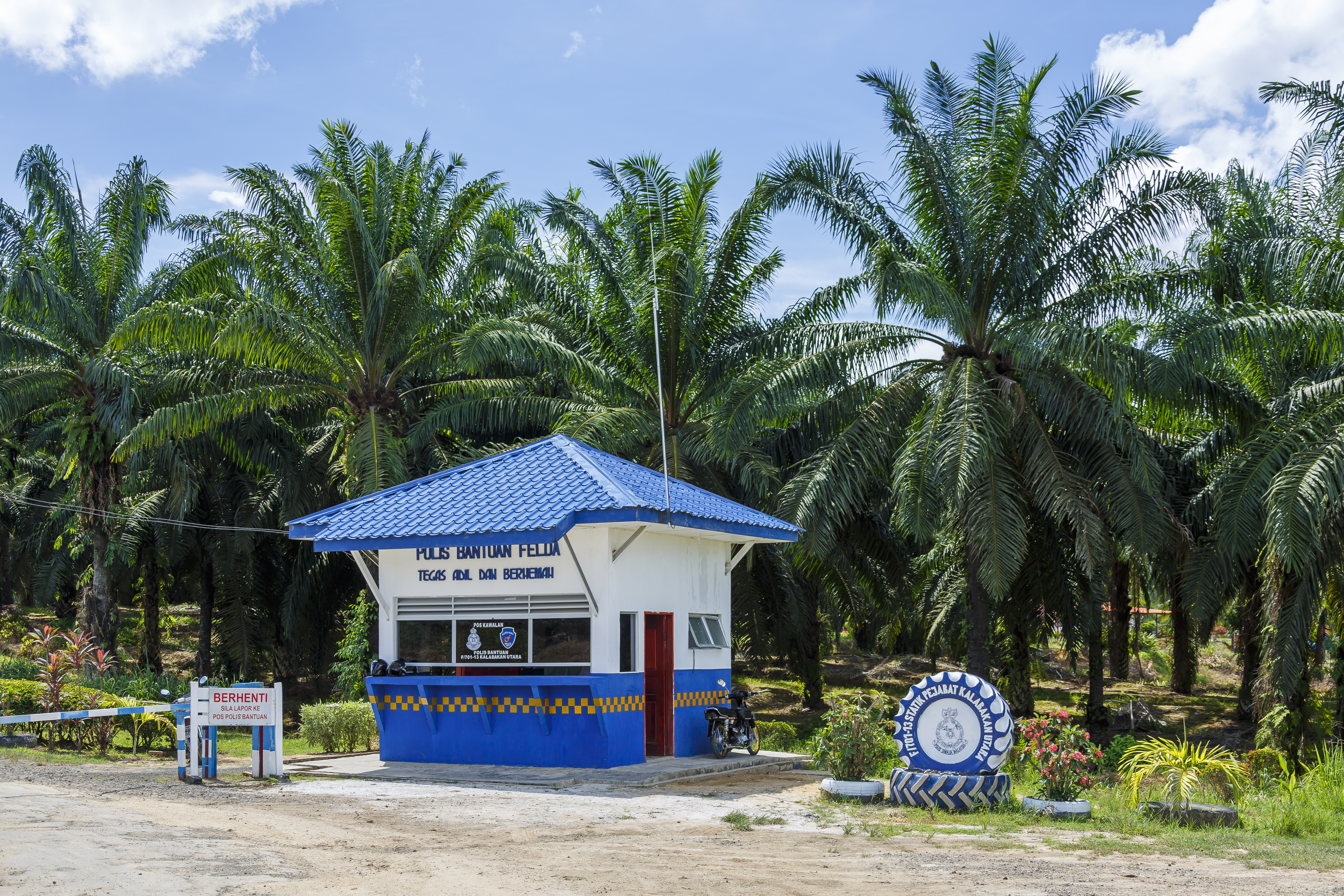 File Kalabakan Utara Sabah Pondok Polis Bantuan 01 Jpg Wikimedia Commons