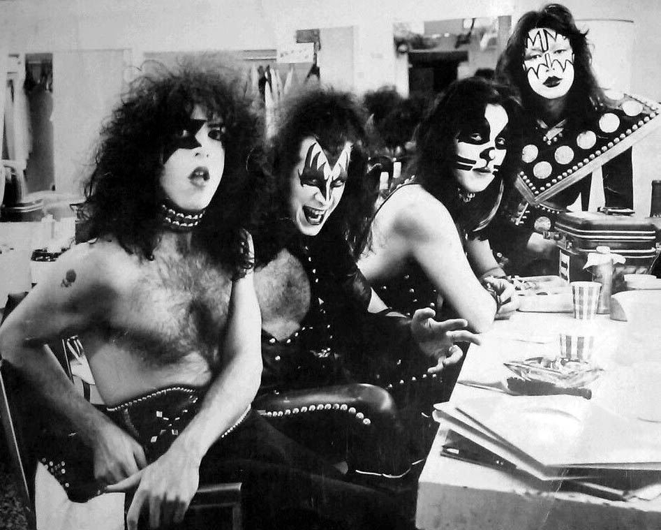 Kiss (band) - Wikipedia