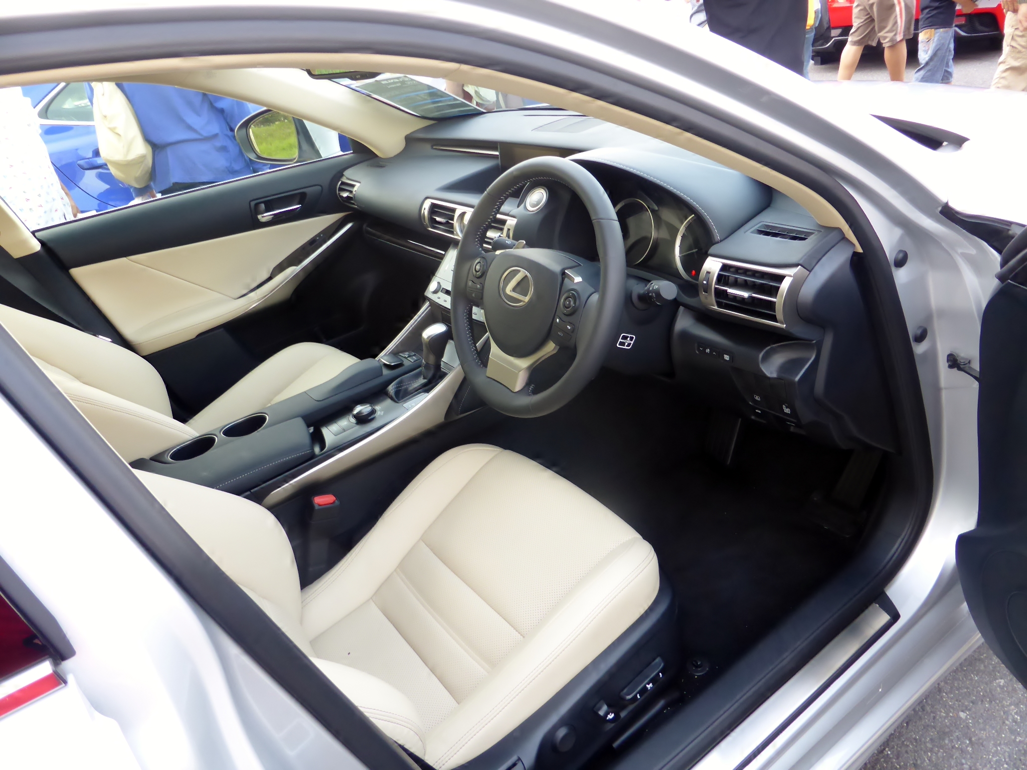 File Lexus Is350 Ver L Gse31 Interior Jpg Wikimedia Commons